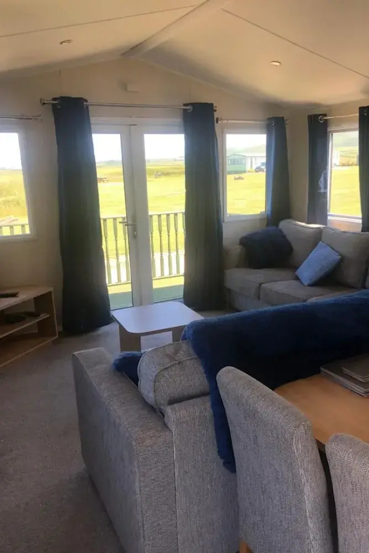 Gwel y Mor 2-bed Chalet With Sea Views & Terrace