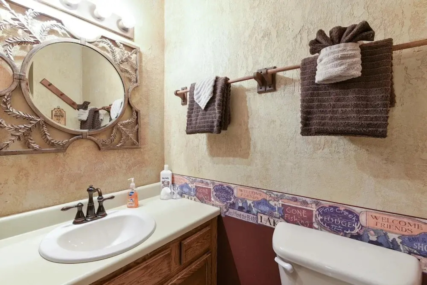 Westcreek Lodge @ Notch-vaulted Ceilings, 2 Pools, Private Lake, 1 Mile to Sdc!