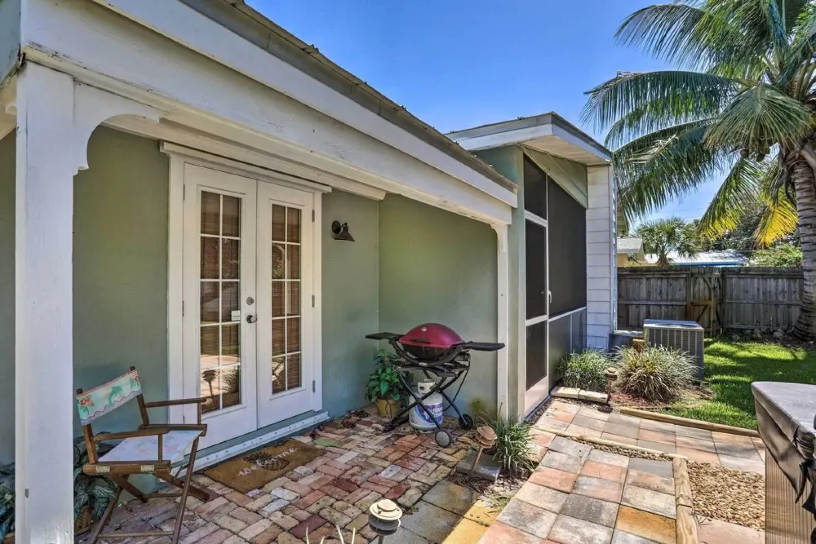 Vibrant Stuart Getaway w/ Private Hot Tub!