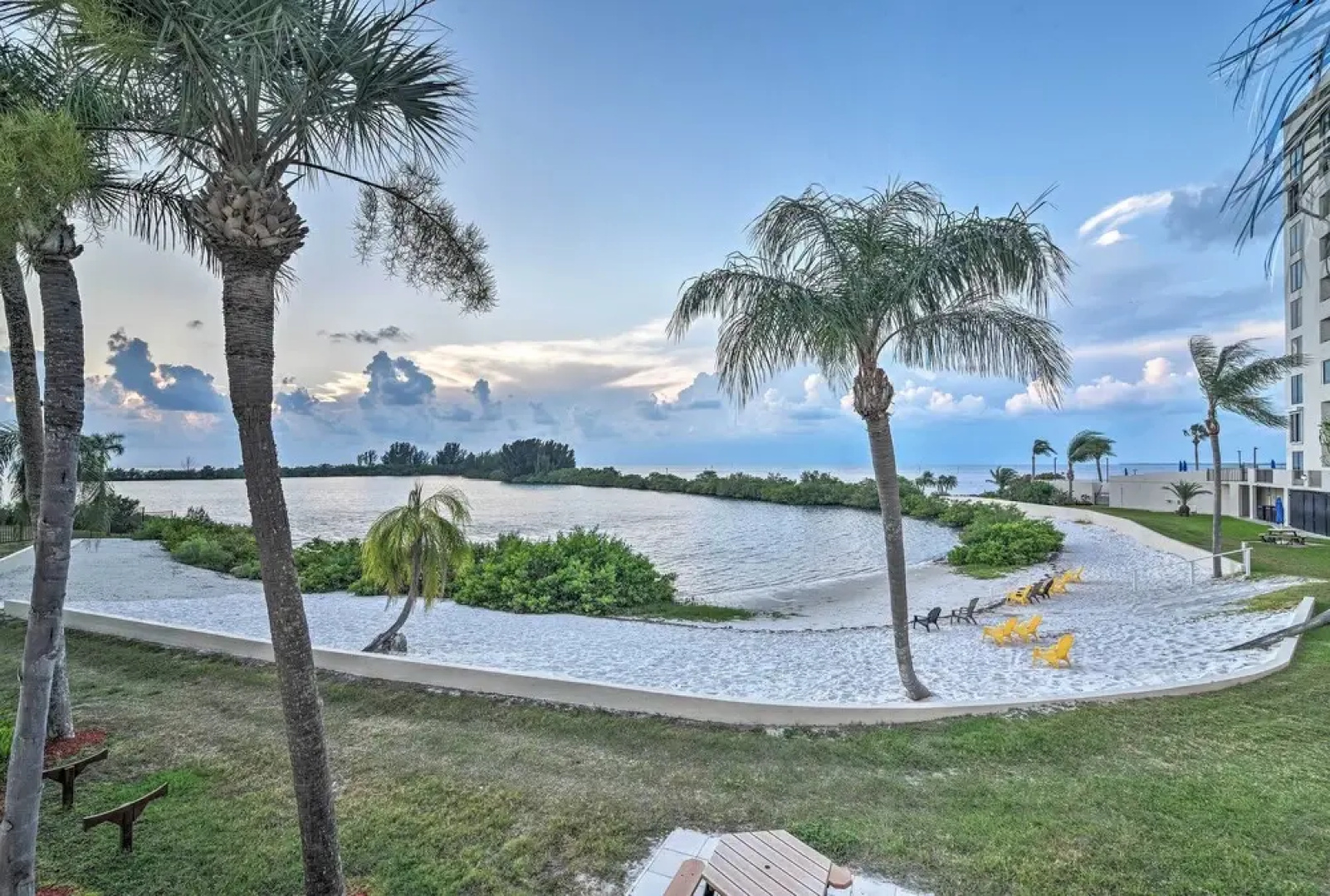 Gulf-view Hudson Condo in Waterfront Resort!