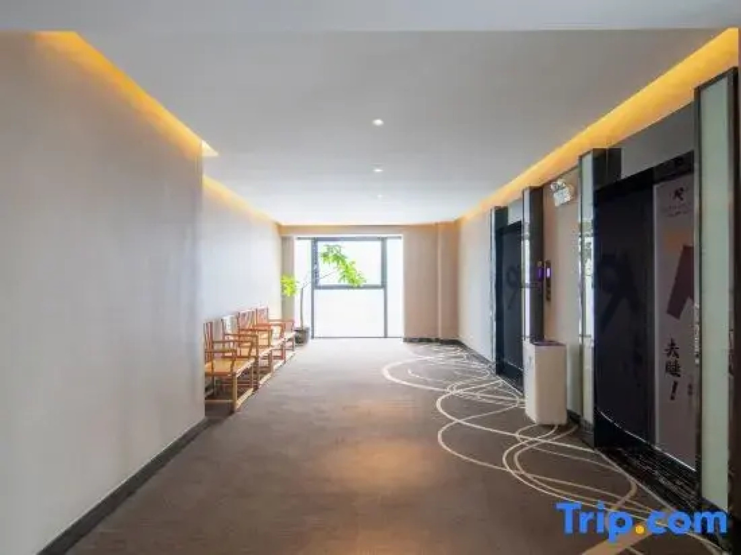 Rezen Select Hotel (Wenshan Dongfeng Road Pedestrian Street)