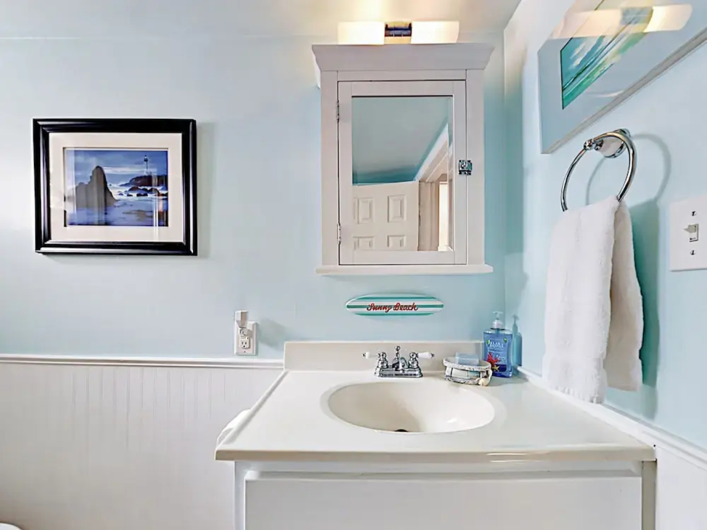 The Surf Cottage 2 Bedrooms 1 Bathroom Home