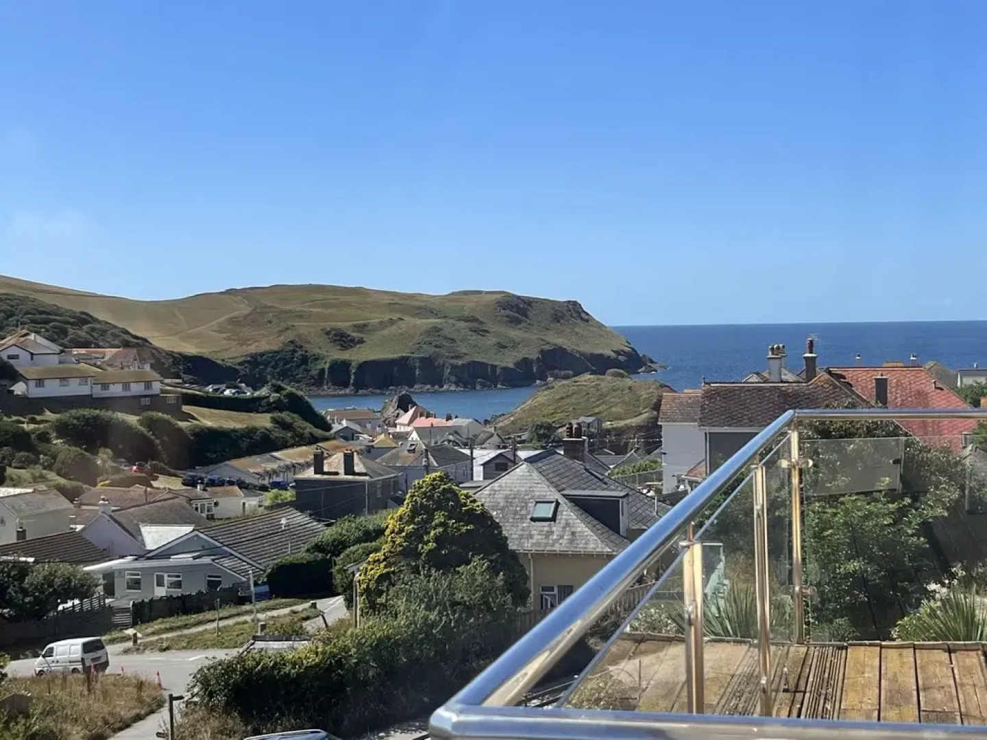 Sea View Hotel - Sandpebbles