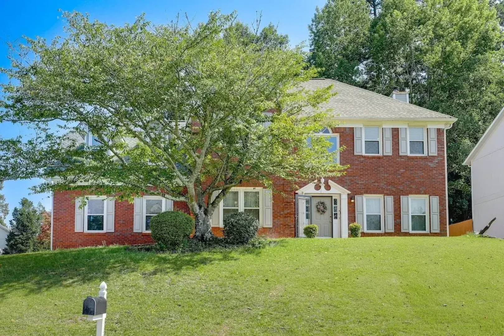 Sunny Lithonia Home ~ 7 Mi to Stone Mountain Park!