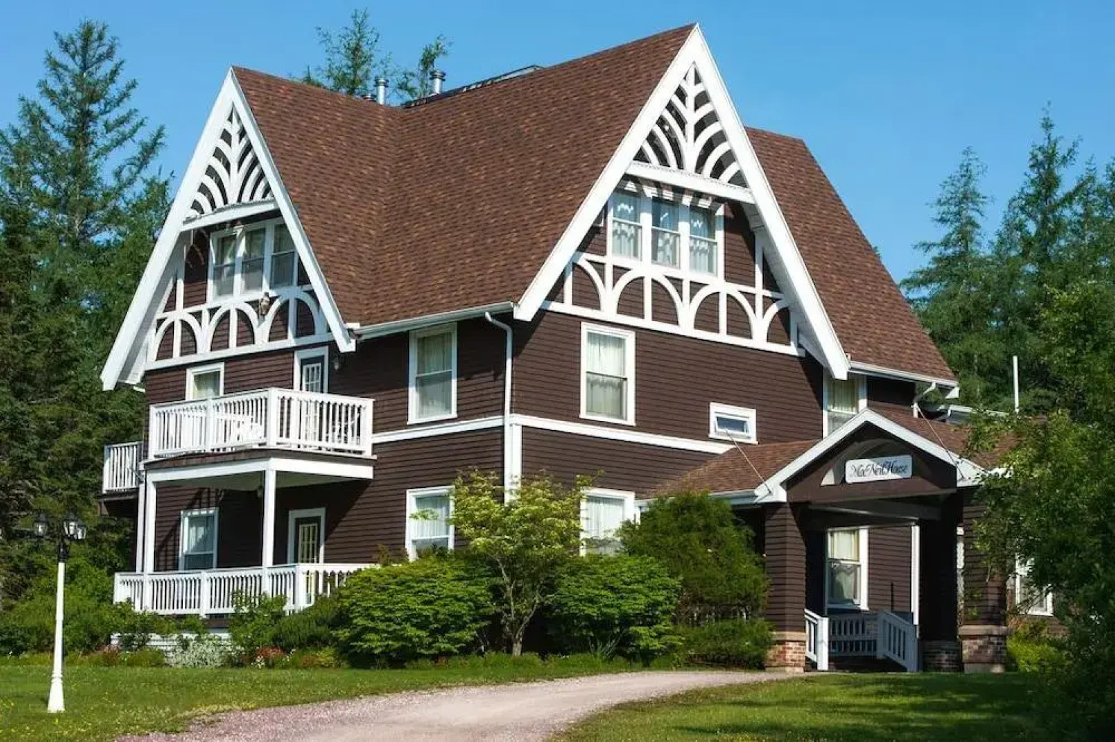 Silver Dart Lodge & Macneil House Suites