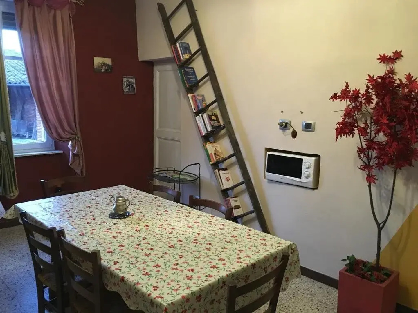 La Rosa Tra Le Vigne