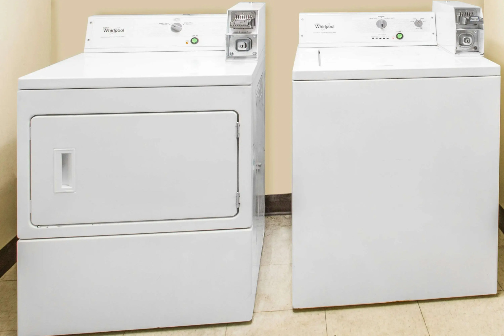 Days Inn & Suites by Wyndham Columbia Airport