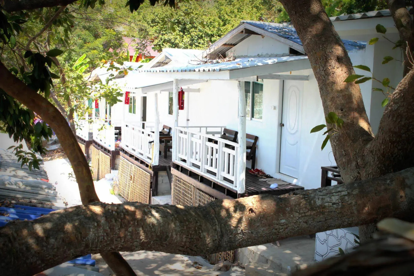 Phi Phi Cozy Seafront Resort