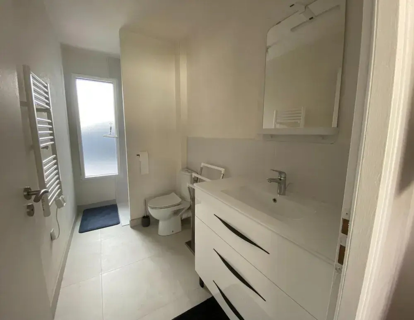 Charming Independent Apartment in Belz