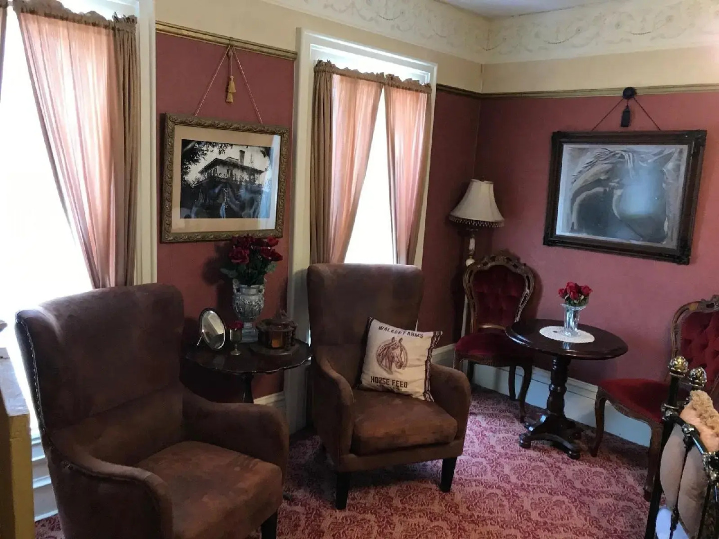 Iron Amethyst Inn   Boutique Hotel