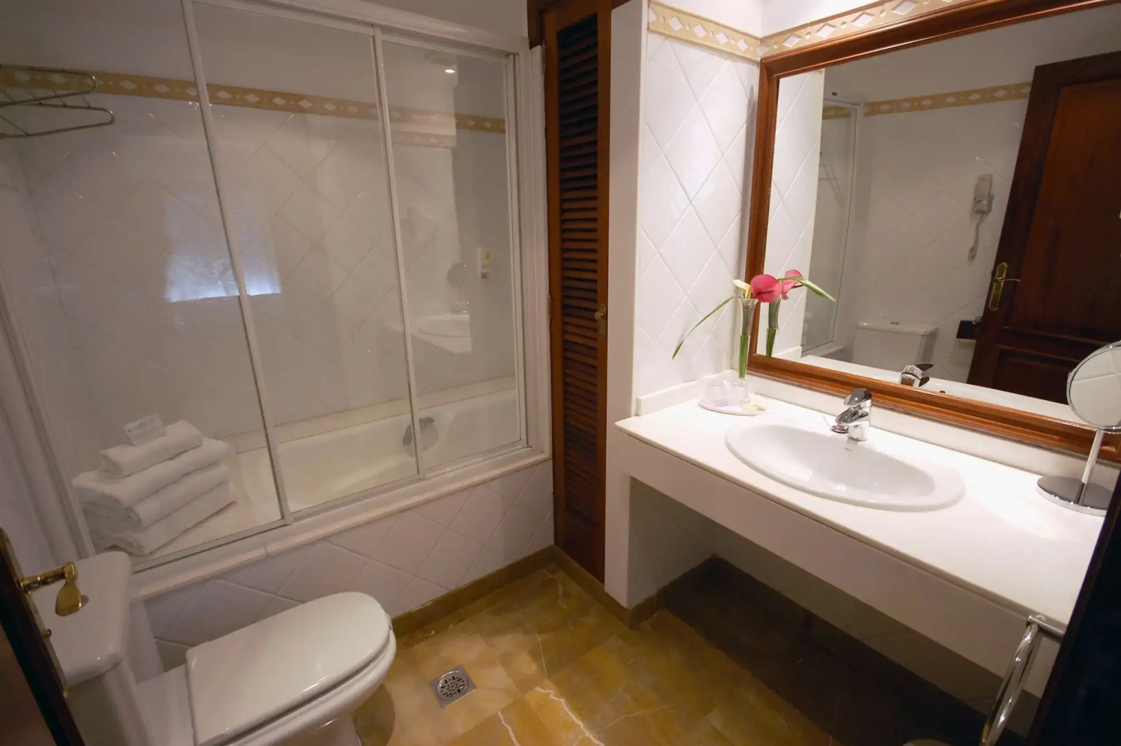 Aparthotel Galeón Suites