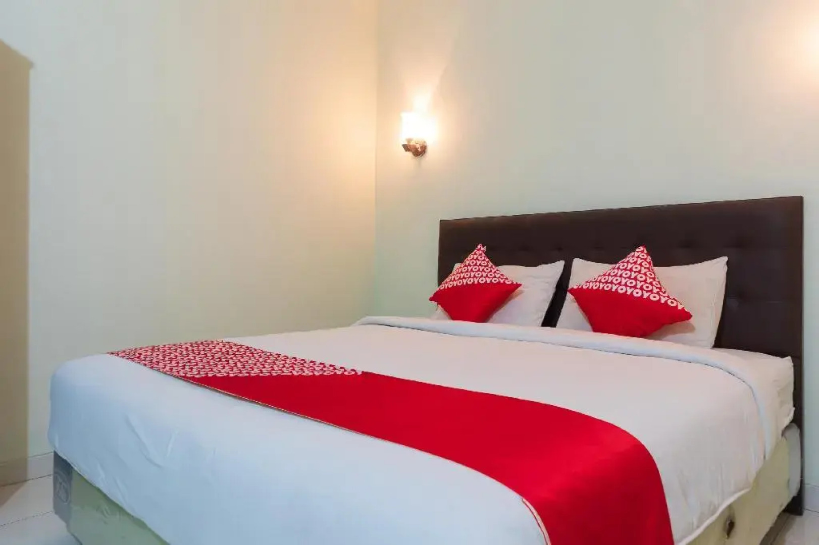 Super OYO 1682 Greenia Hotel