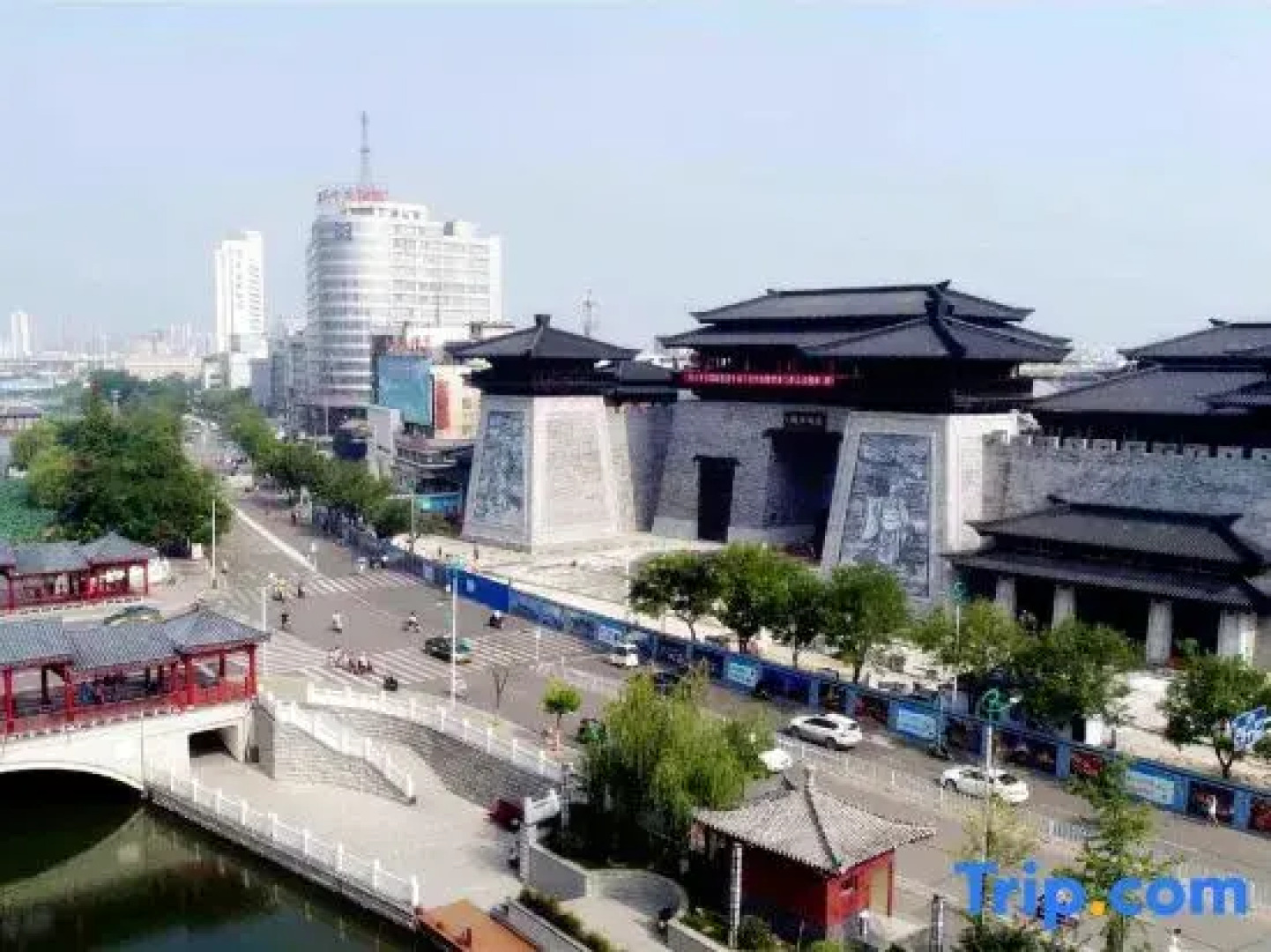 Rebecca Hotel (Xuchang Caowei Ancient City)