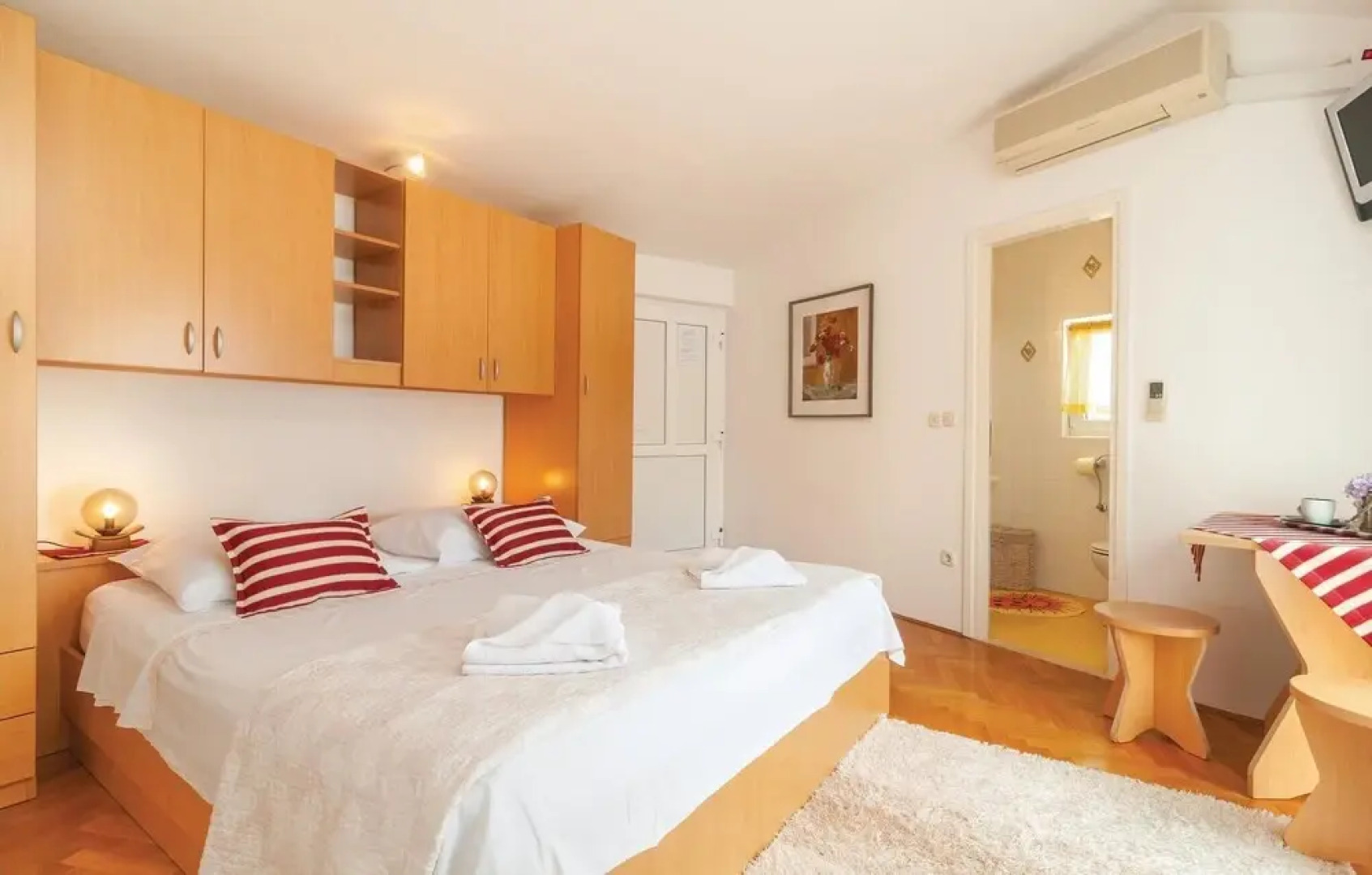 Awesome Home in Lokva Rogoznica with Hot Tub, WiFi, 7 Bedrooms