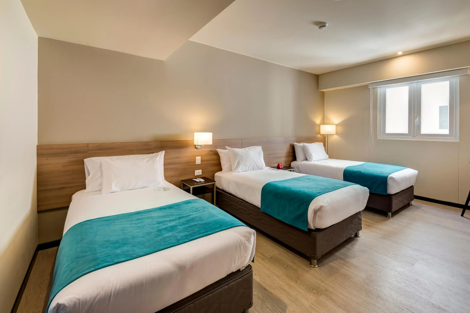 Arawi Miraflores Express