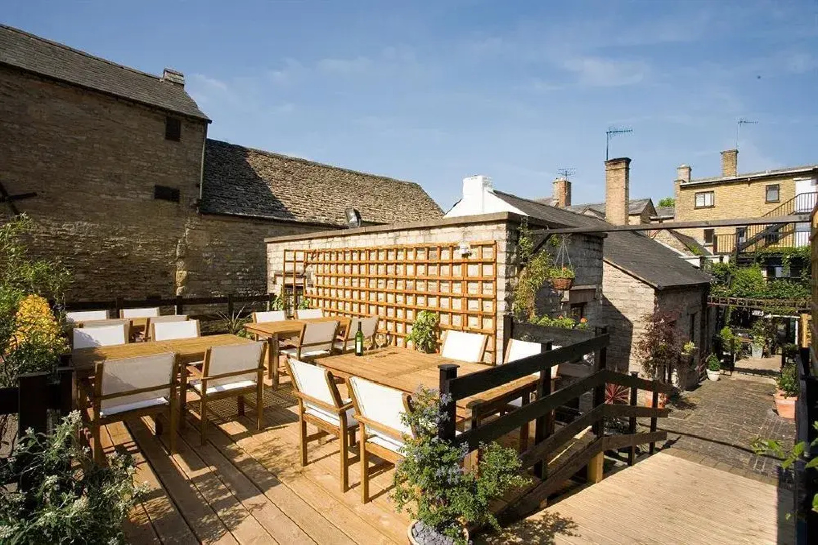 Crown & Cushion Hotel