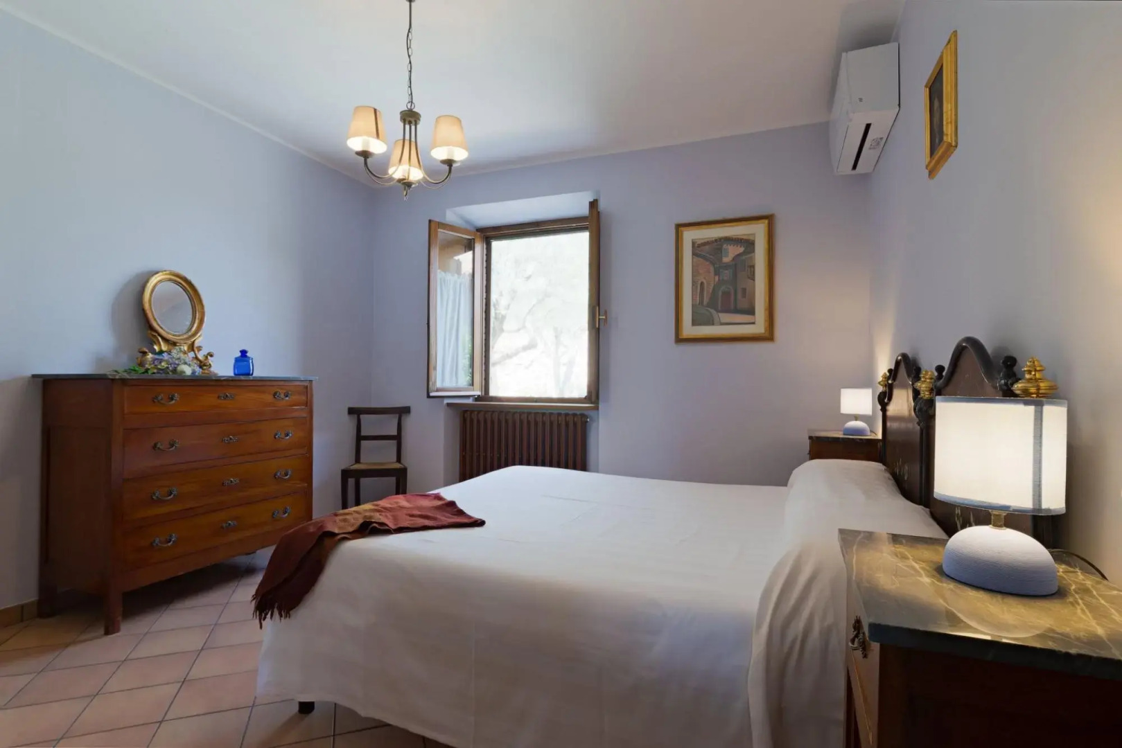 Quiet property set in a genuine context between nature and culture.-CASA PARIS