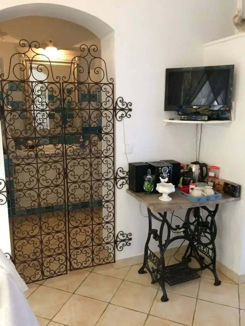 Domaine De La Provenç'âne Le Pigeonnier