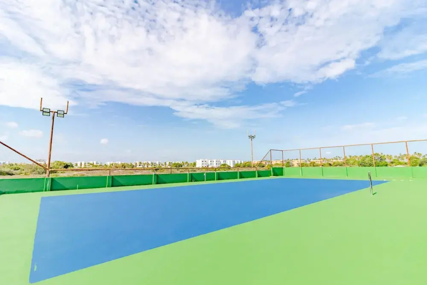 PF06 Ótimo Ap 2 Quartos - Praia do Forte