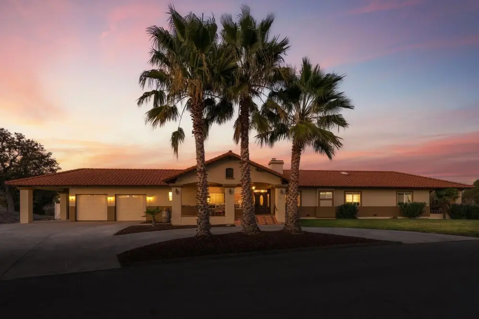 Adelaide by AvantStay | Sunset View from the Hot Tub | Ranch Styled Home