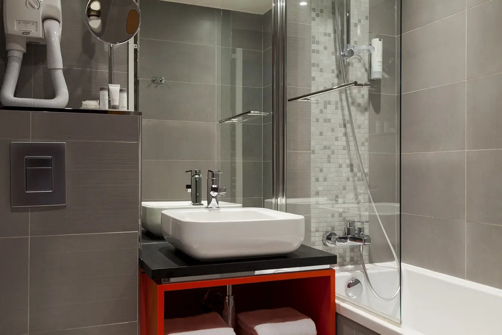 Timhotel Opera Blanche Fontaine