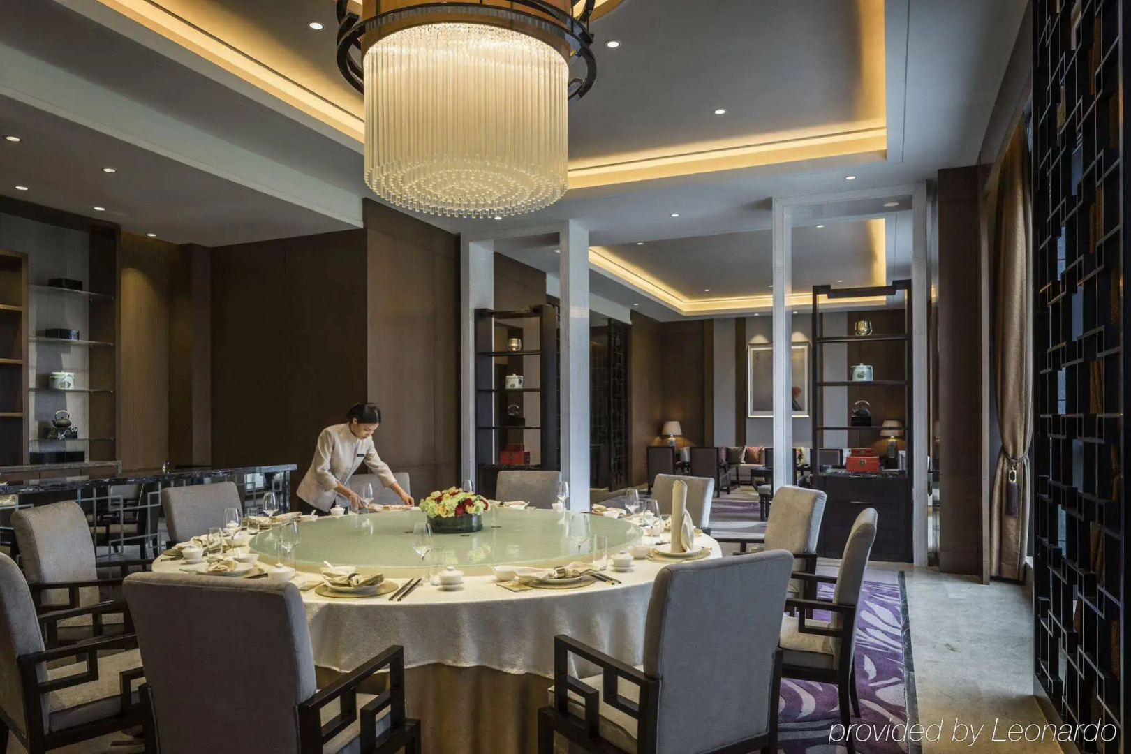 HUALUXE Hotels & Resorts Yangjiang City Center by IHG