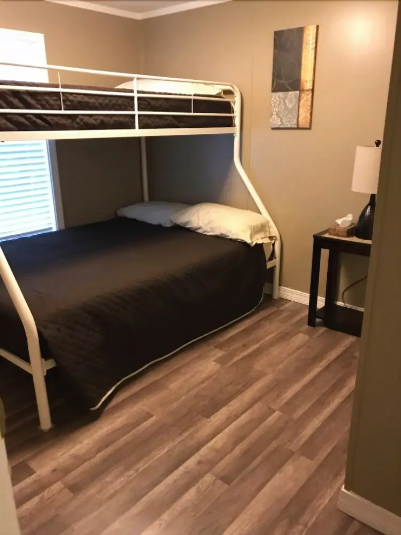 Cottage #3 1 Bedroom 1 Bathroom Cottage