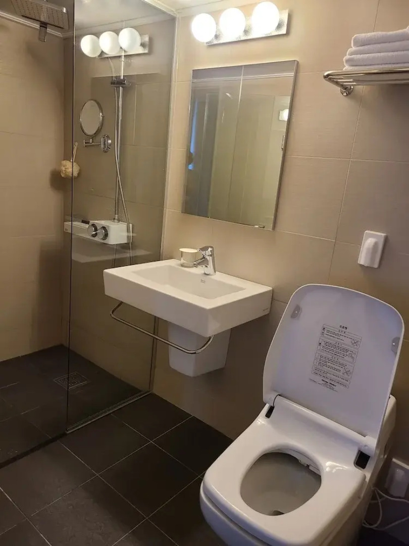 Jinwoo Prestige Hotel