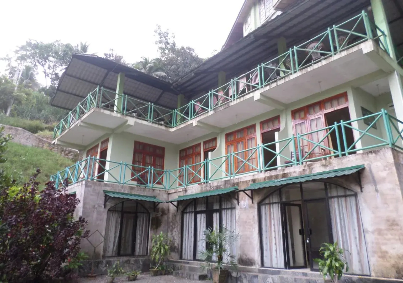 Green Woods Holiday Inn