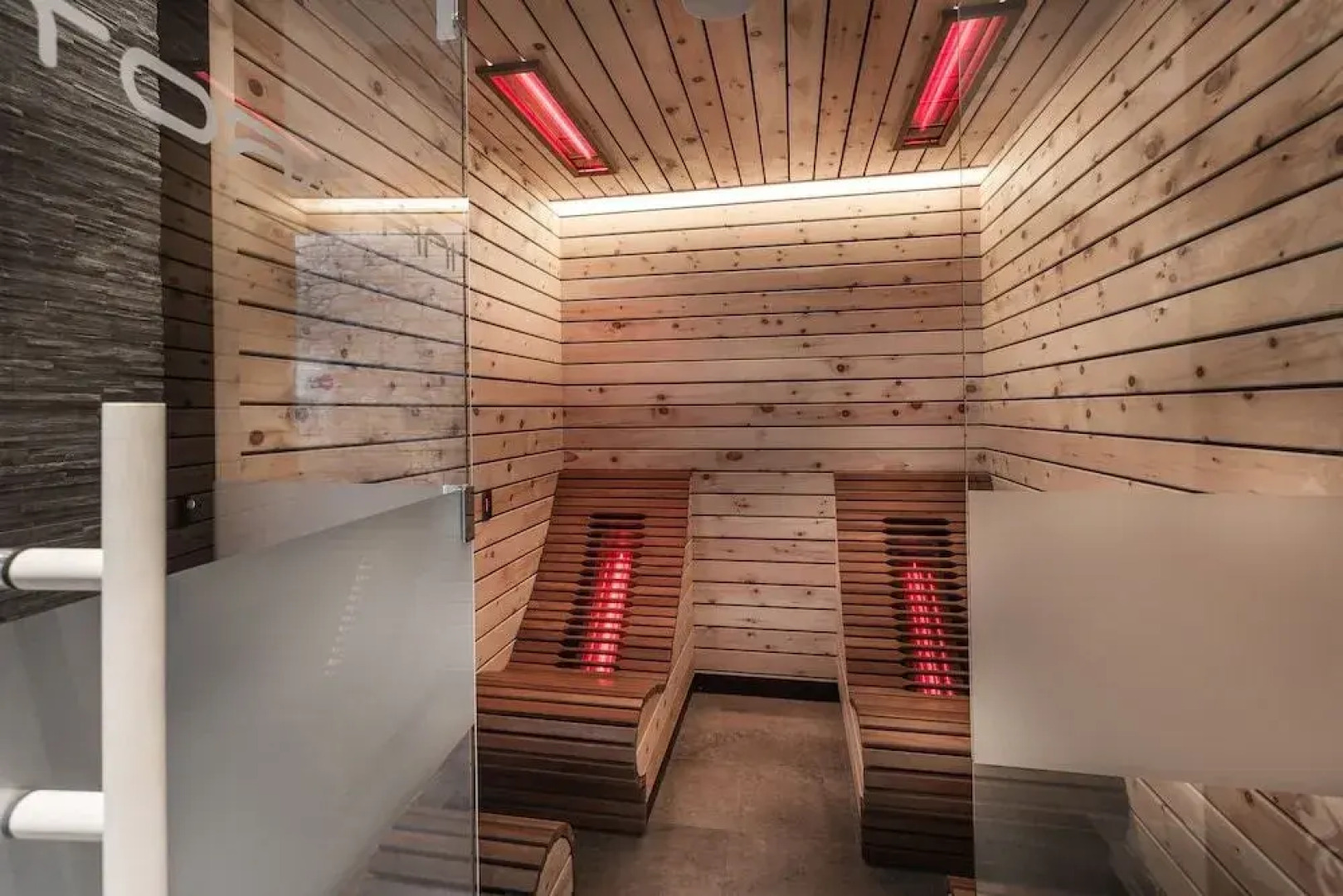 Eva Hof Lakeside Suites