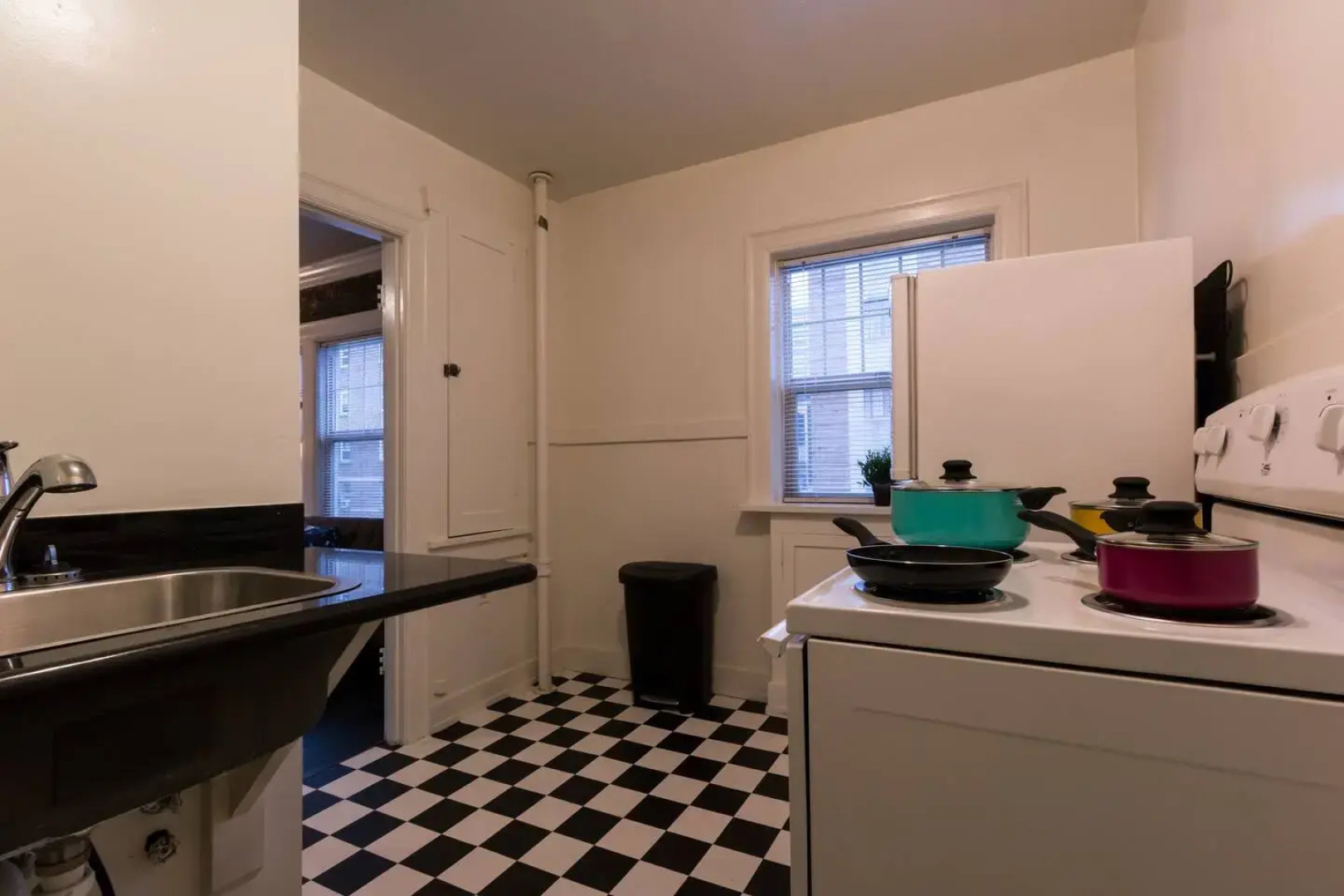 Authentic Brick Condo - Great Wifi & little extras included!