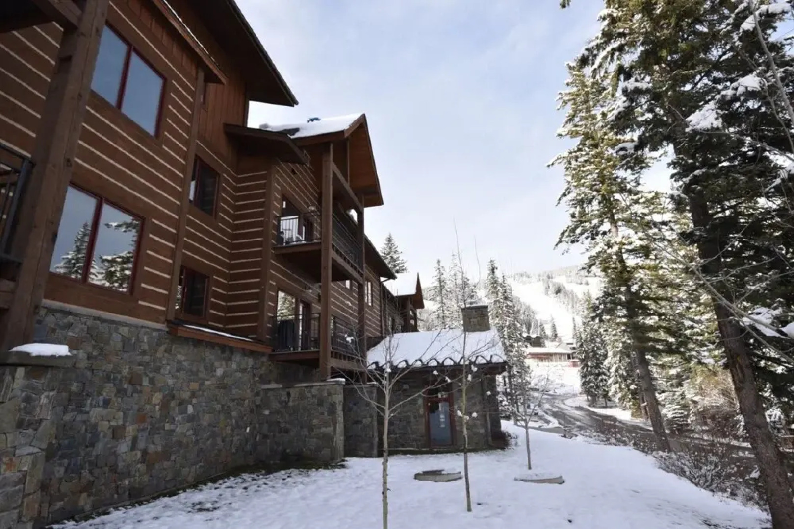 The Pines 3 Bedroom Condo