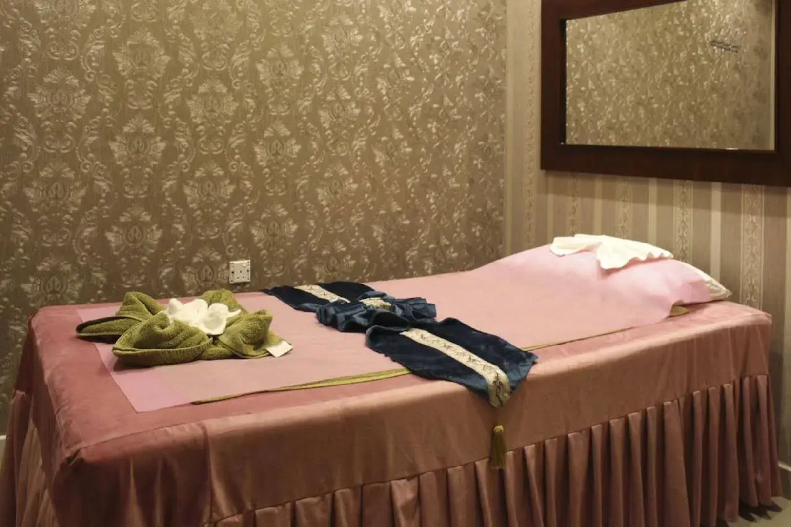 OYO 137 Clifton International Hotel