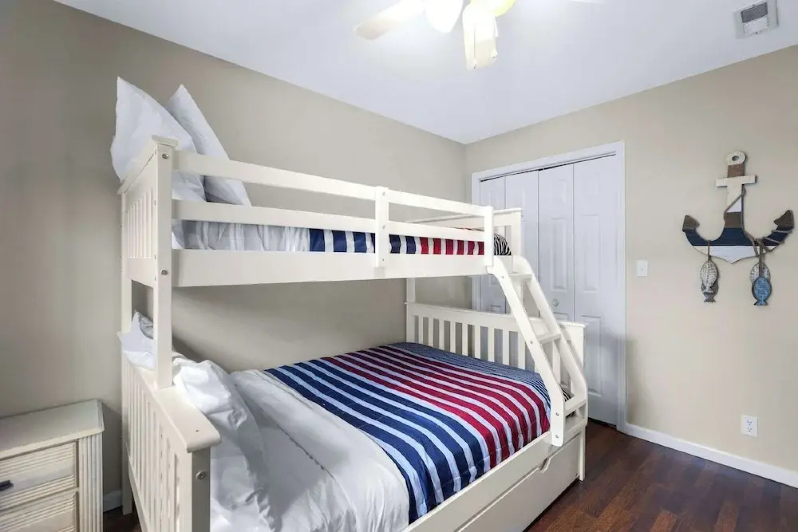 Family Lakefront Oasis Picture Perfect Retreat!