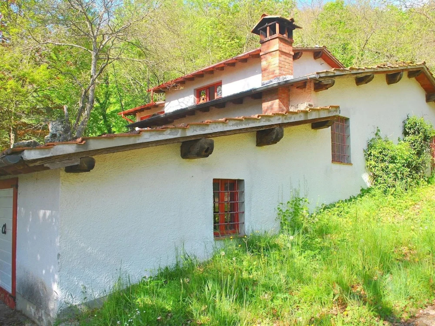 Spacious Home With Shared Pool