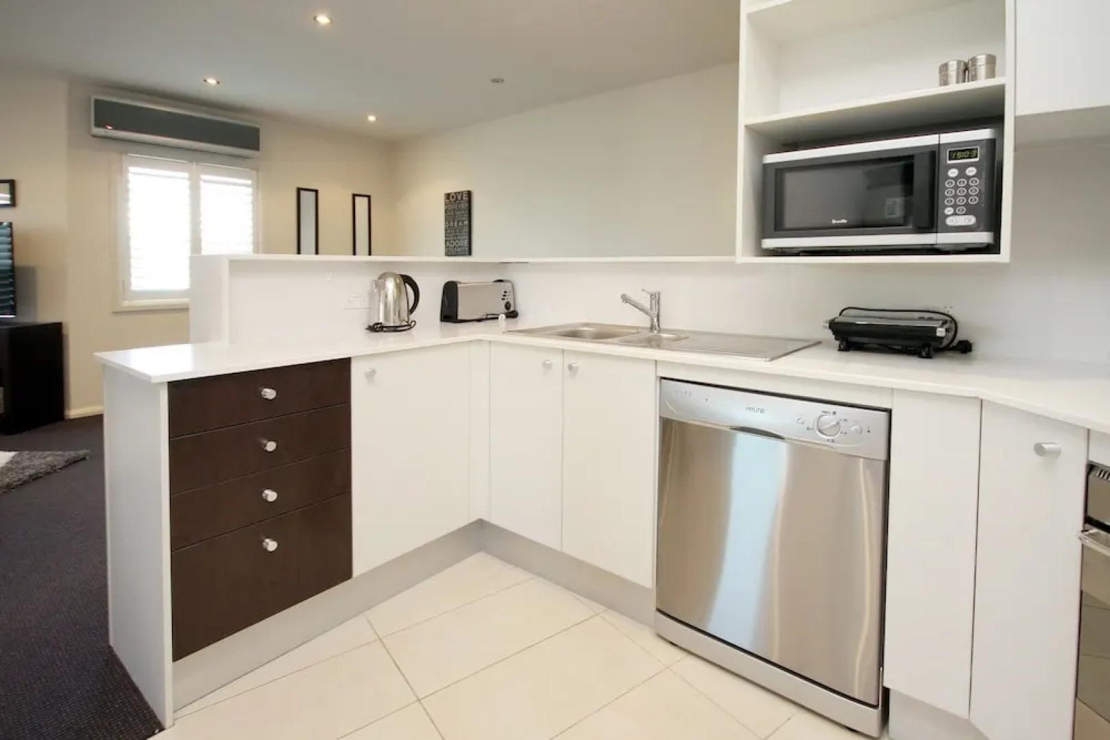 Pacific Blue Apartment 258, 265 Sandy Point Road