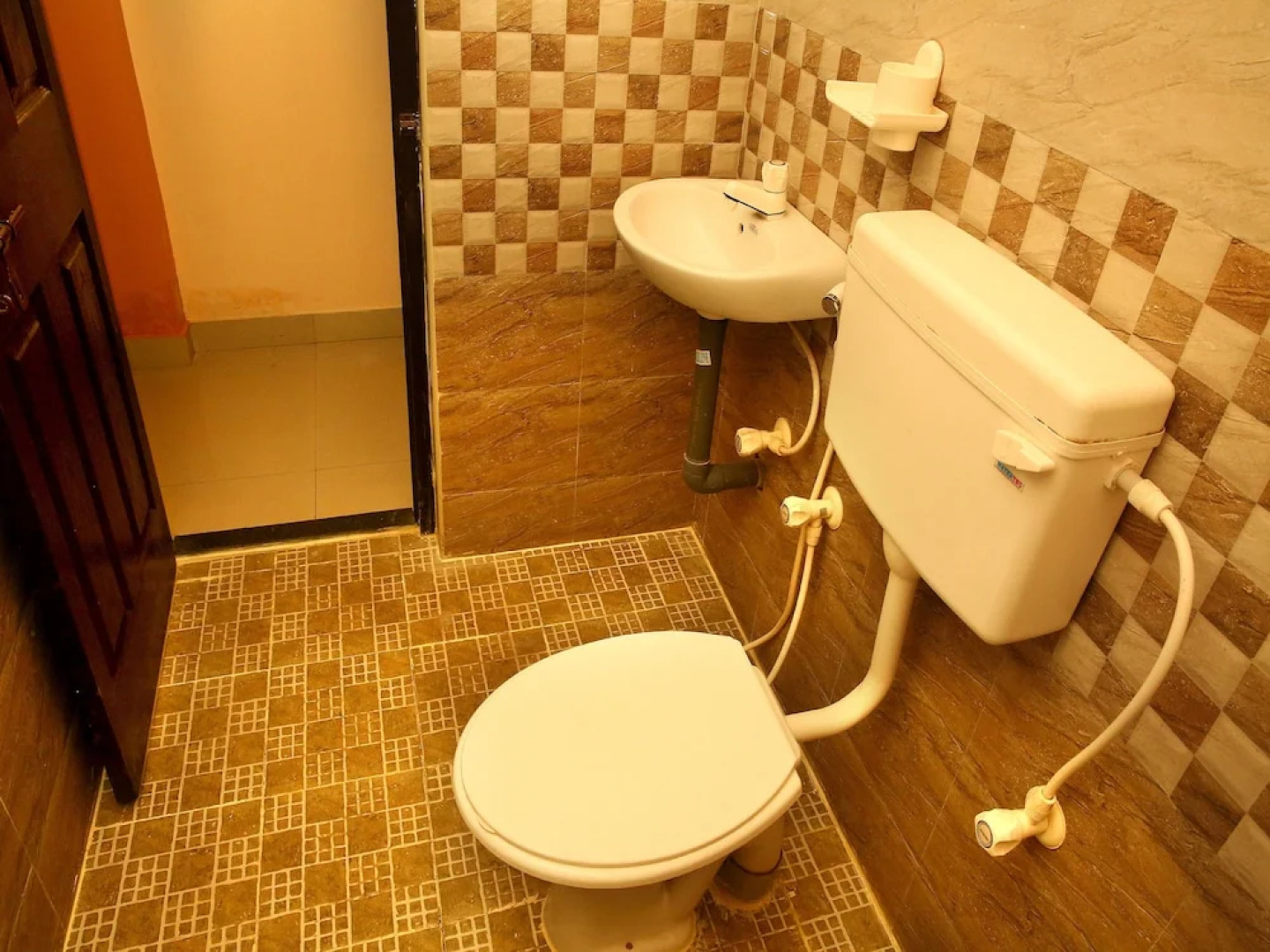 OYO 9619 Harmony Inn