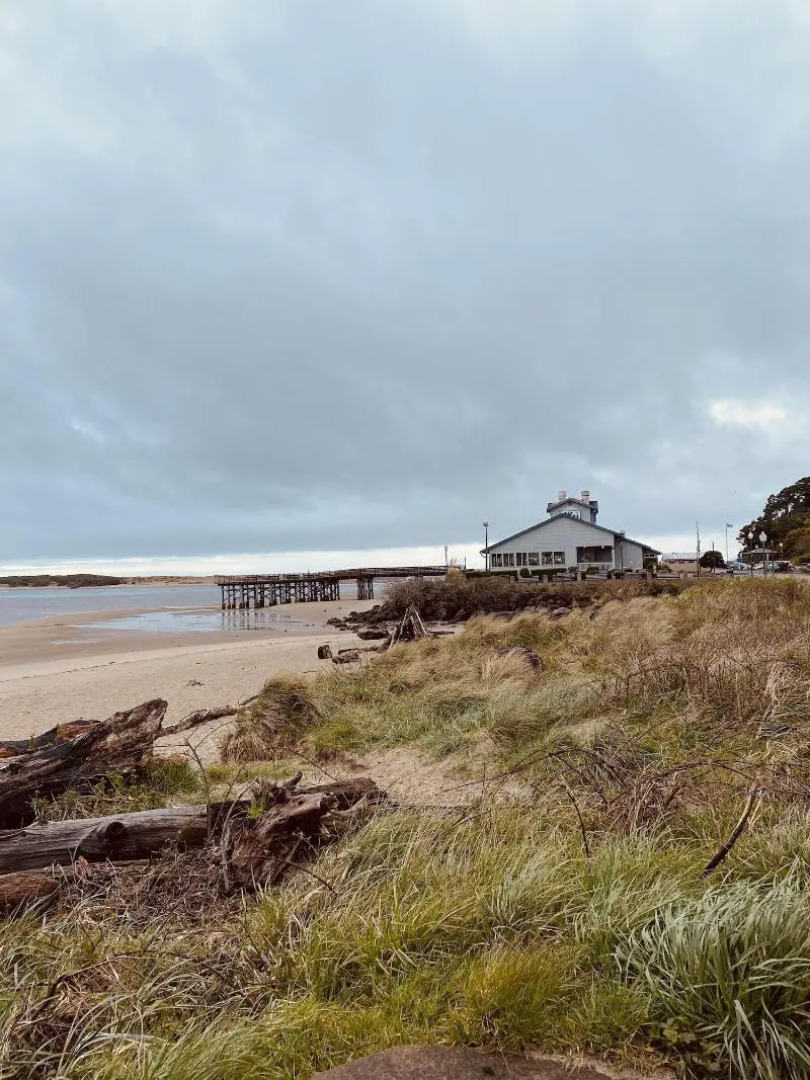 Siletz Bay Beachfront Hotel by OYO Lincoln City