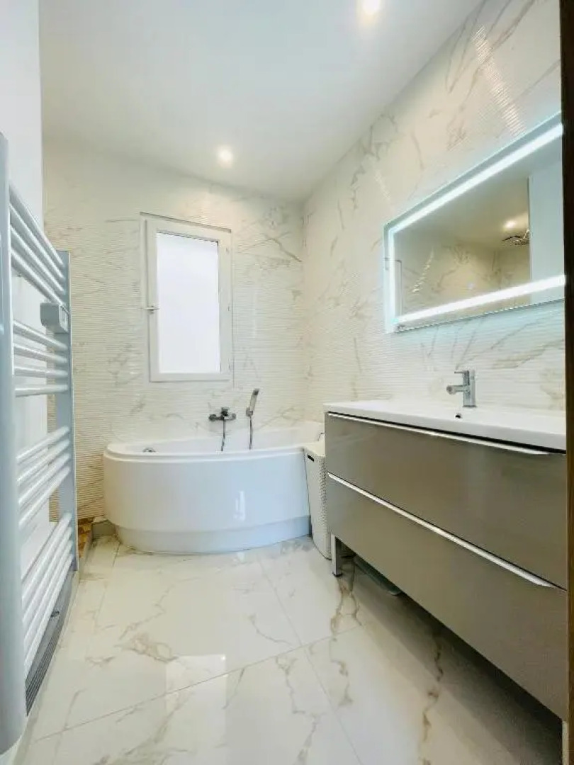 SAKINA Appartement en bord de sorgue