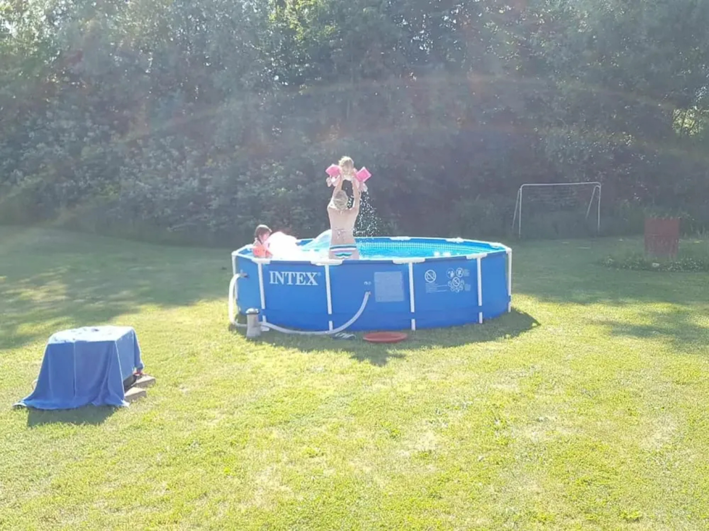 Reizendes Ferienhaus mit Swimmingpool Naehe Ostsee
