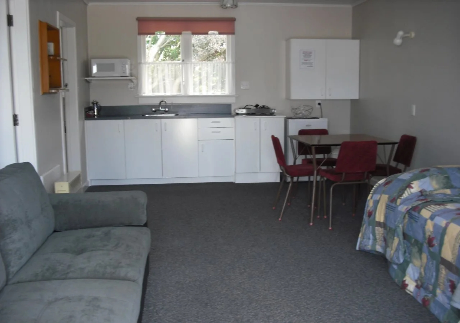 554 Moana Court Motel