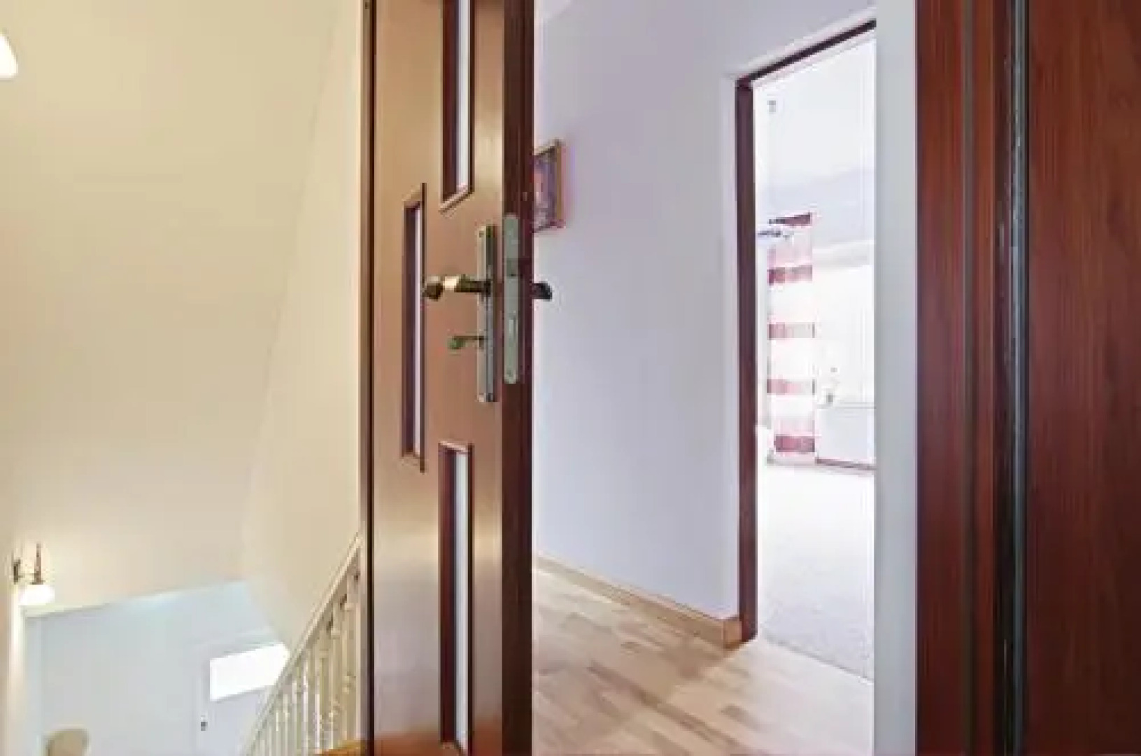 3 Private Rooms, 4 Persons (5403)