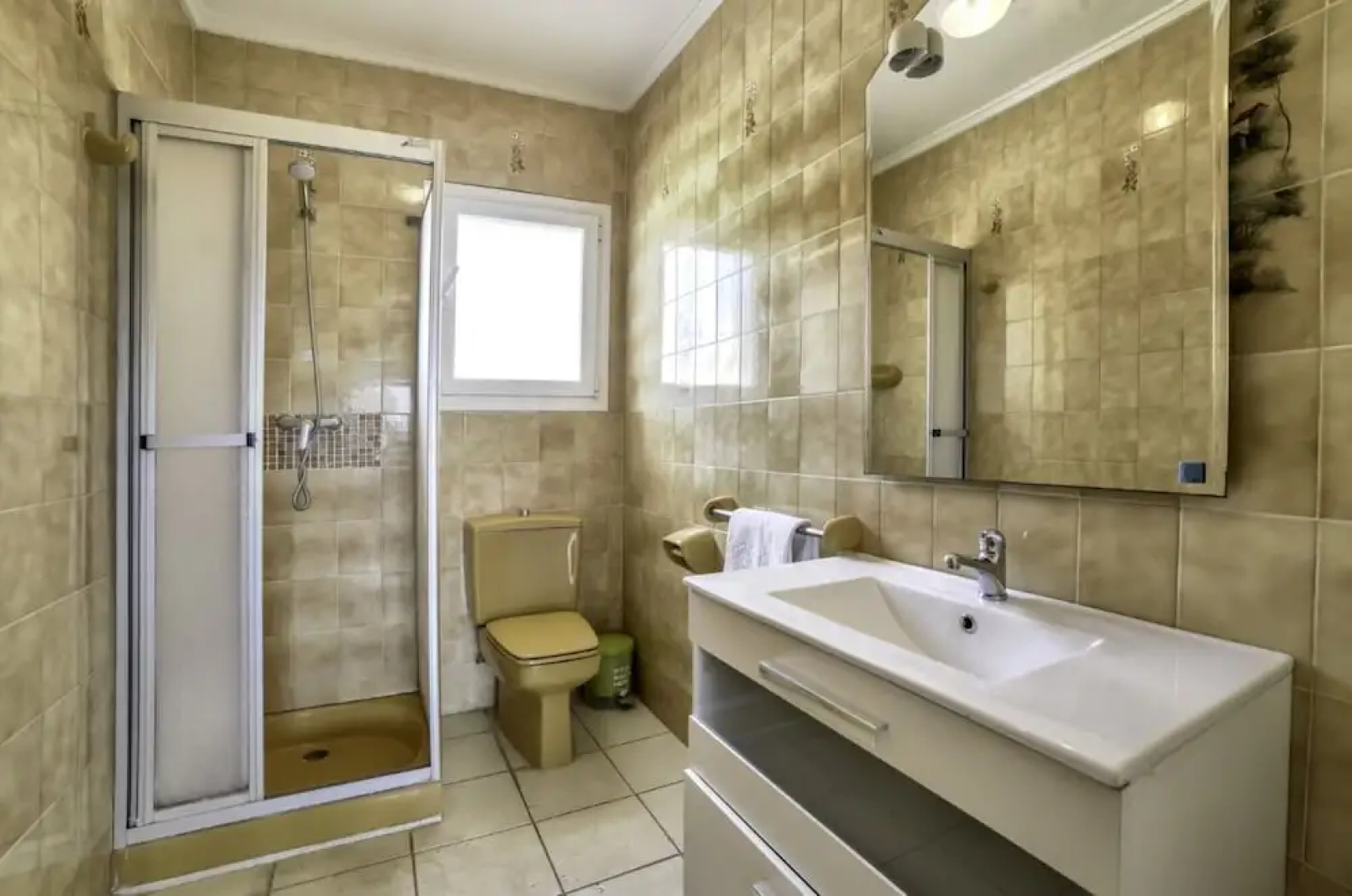 Villa - 6 Bedrooms with Pool - 105026