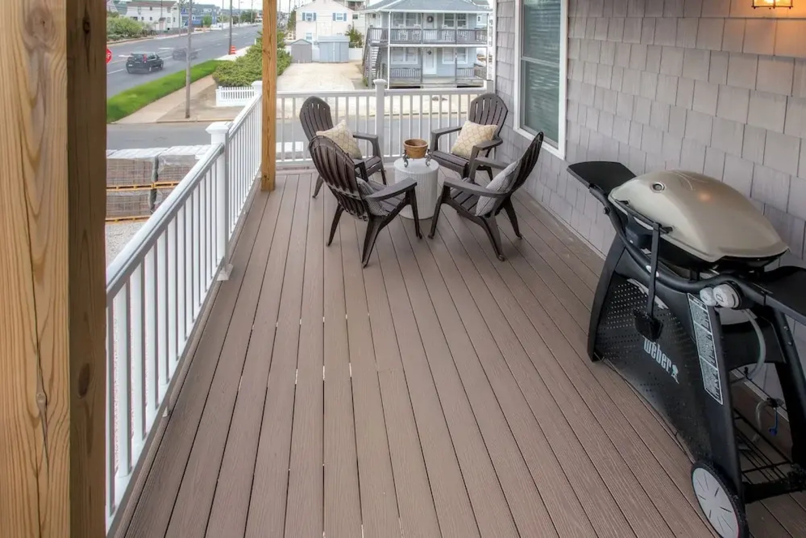 Recently Renovated LBI Apt w/ Deck on Beach Block!