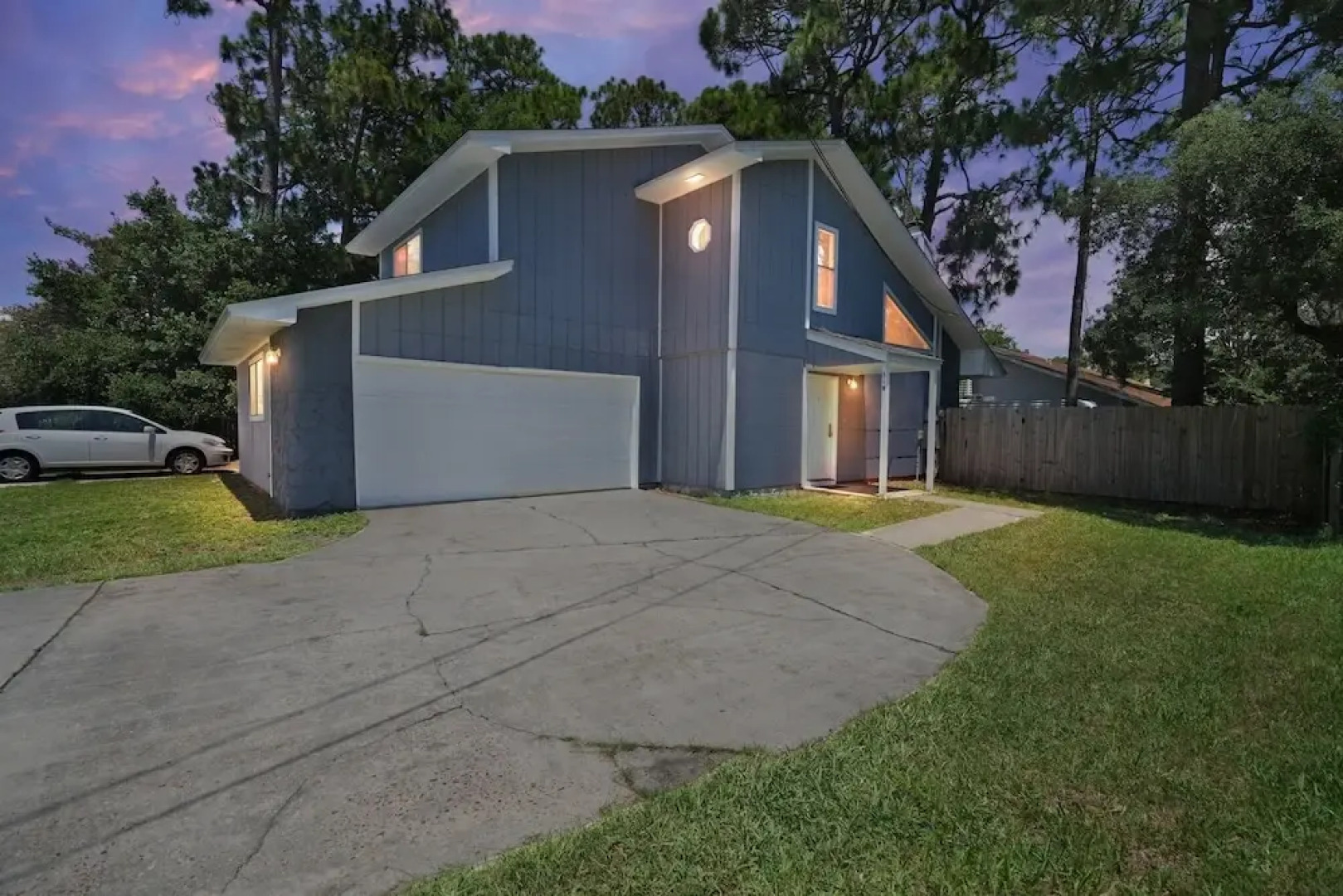 Eagles Nest 2 Bedroom Townhouse by Redawning