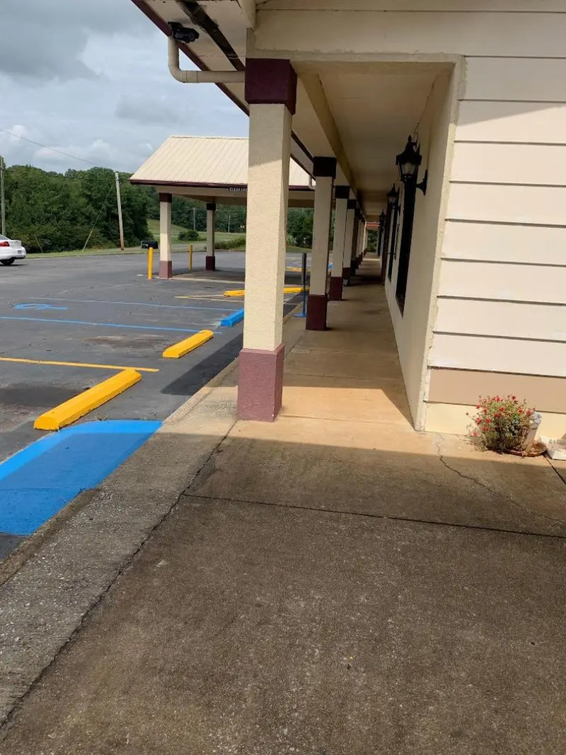 Suite Stay Talladega