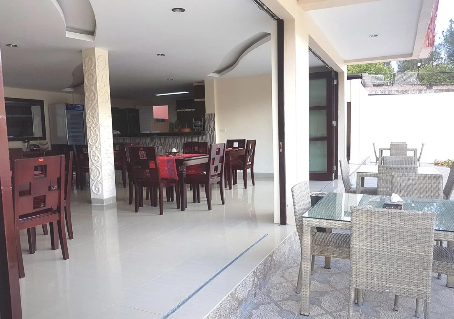 Zoe's Paradise Waterfront Hotel