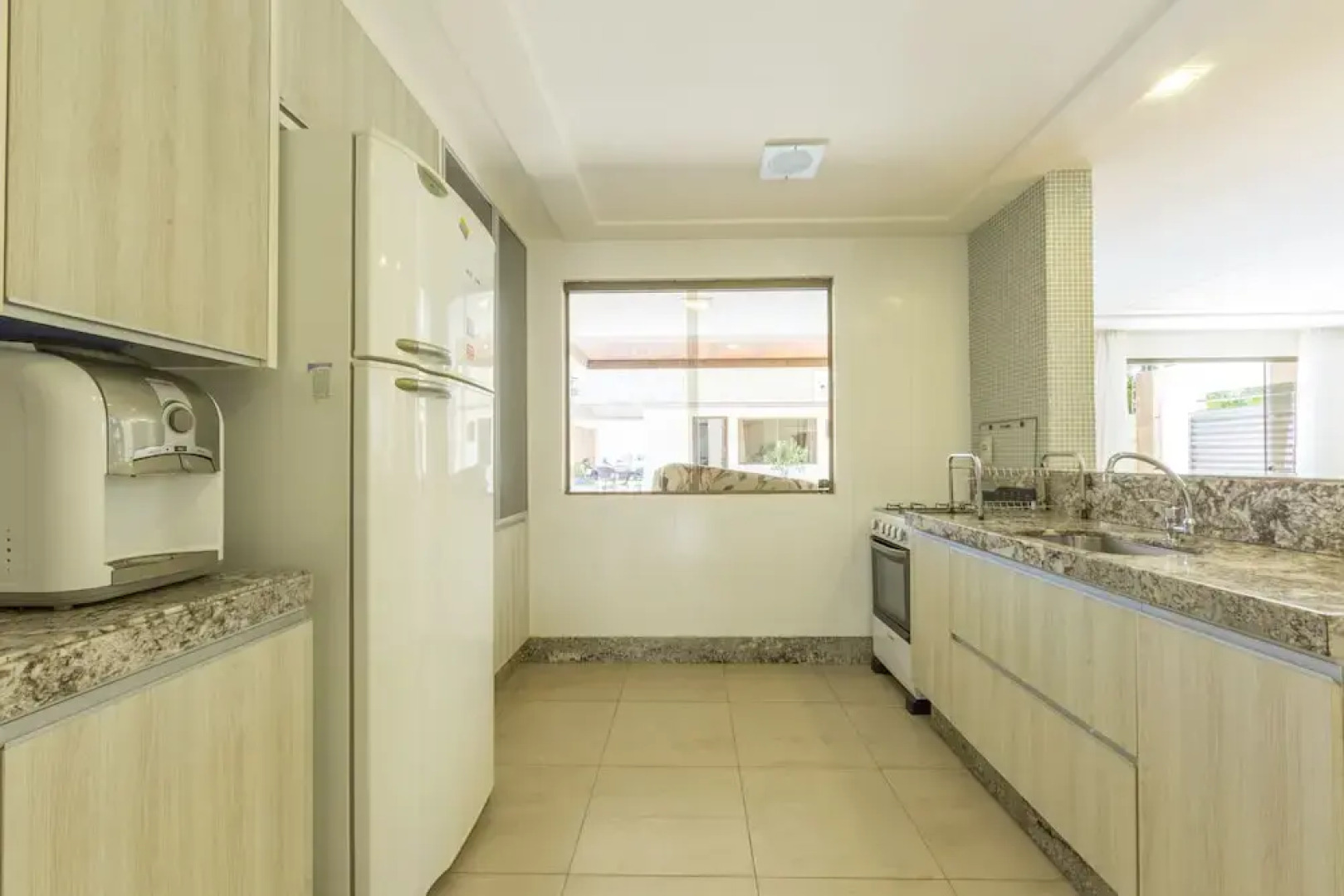 Vila com 4 Casas na Praia de Cotovelo