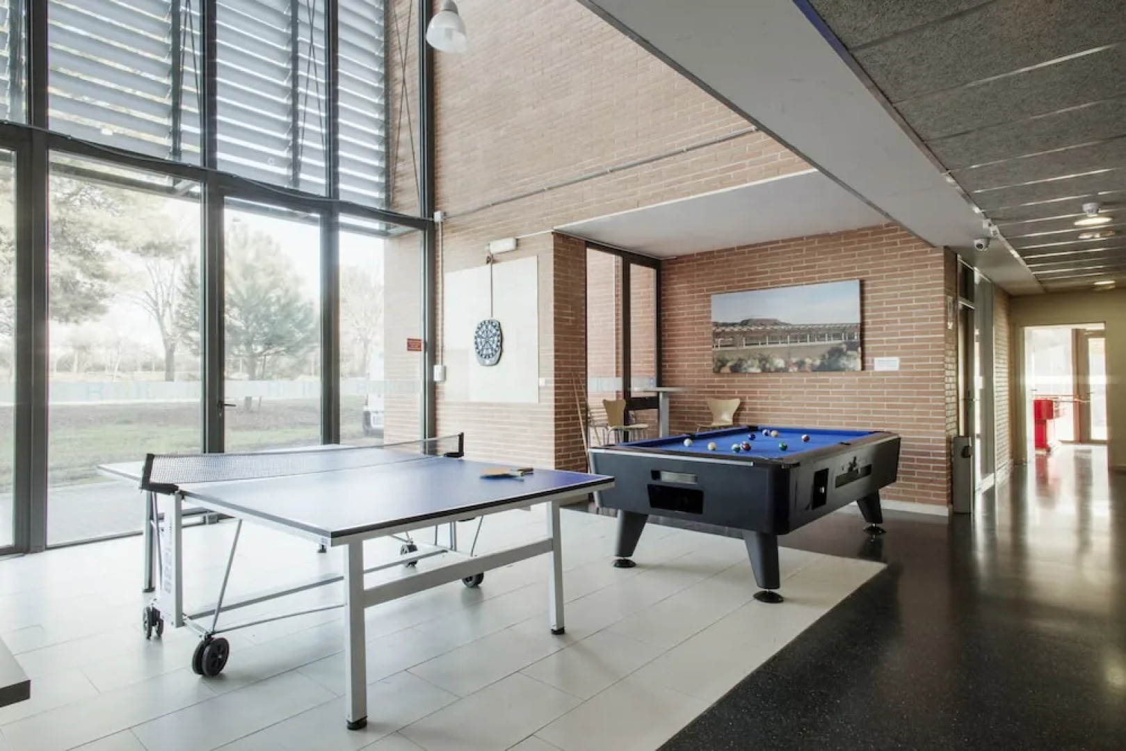 Residencia Universitaria Resa Giner de los Ríos - Hostel