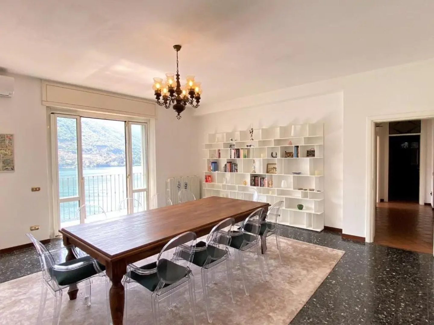 Large Apartment 200 m2 Fantastic View on Lake Como